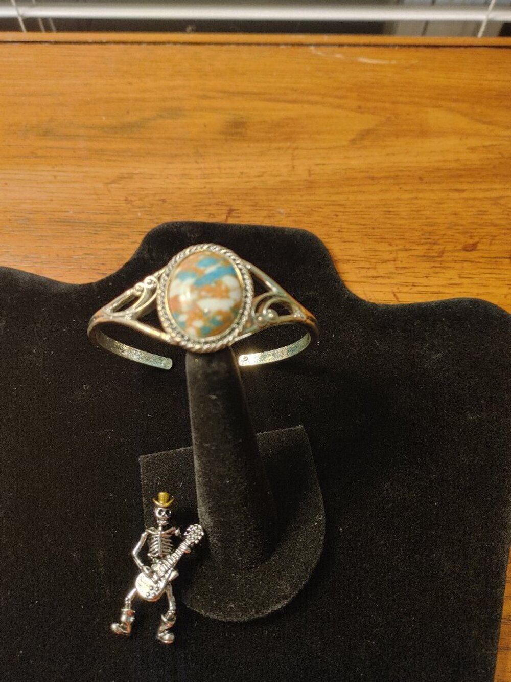 Bracelet & necklace addition